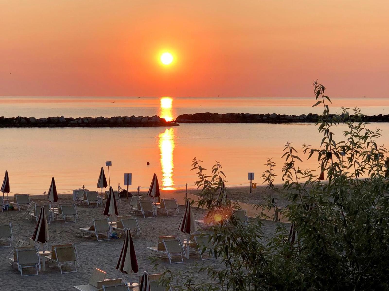 Hotel Locanda Delle Dune Белариа-Игеа Марина Екстериор снимка
